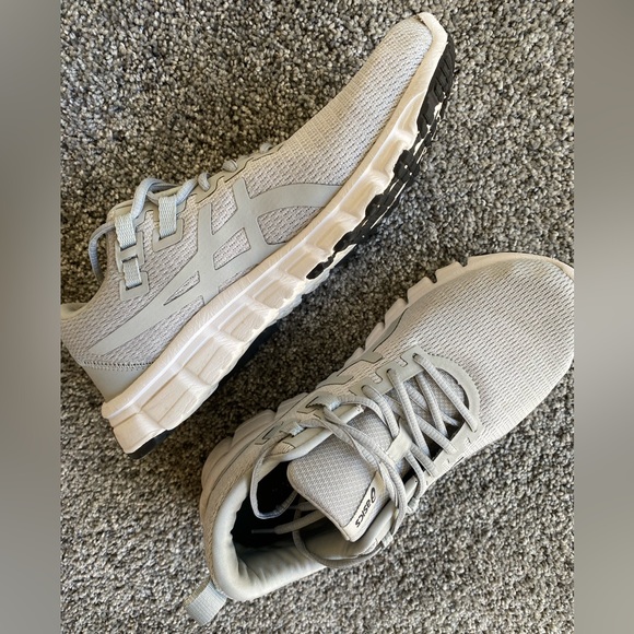 Women’s ASICS Size 8-1/2 Running Shoe - Picture 2 of 6